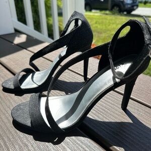 FIONI Black Strappy Heels